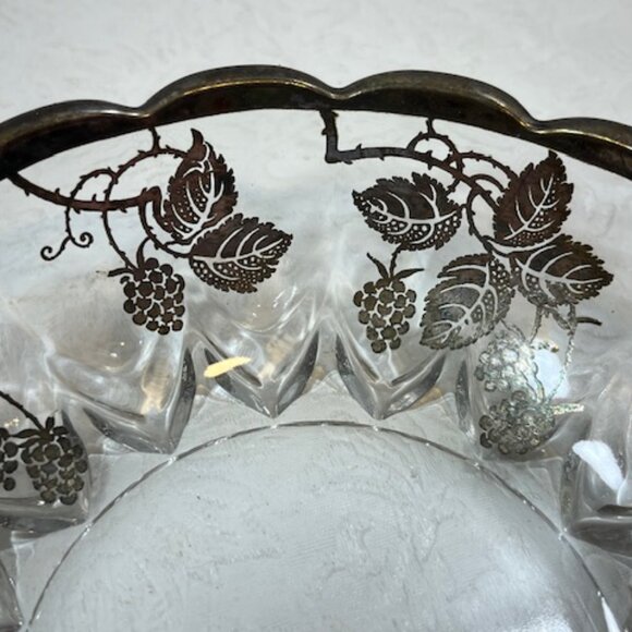 VTG Etched Glass Candy/Serving Dish w/Sterling Overlay Scroll Handles 6" Wide - Picture 8 of 13